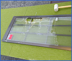 割れたガラス画像